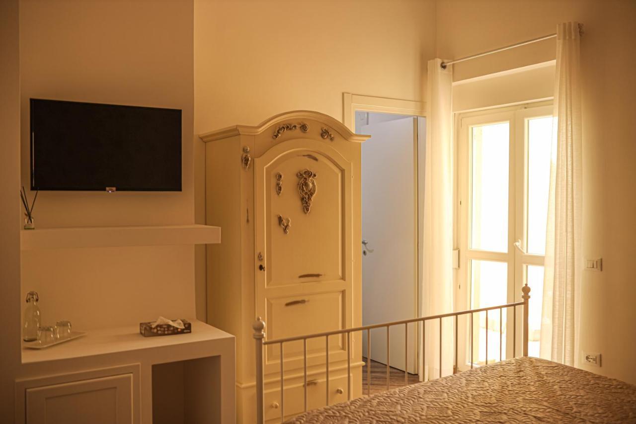 B&B La Fenice Suite Salerno Ngoại thất bức ảnh